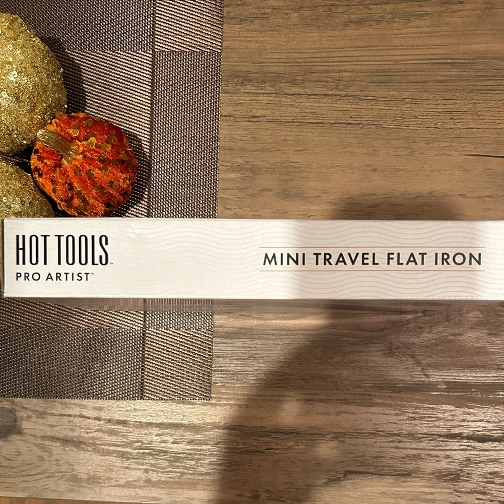 Hot Tools Mini Travel Ceramic Flat Iron NEW🖤